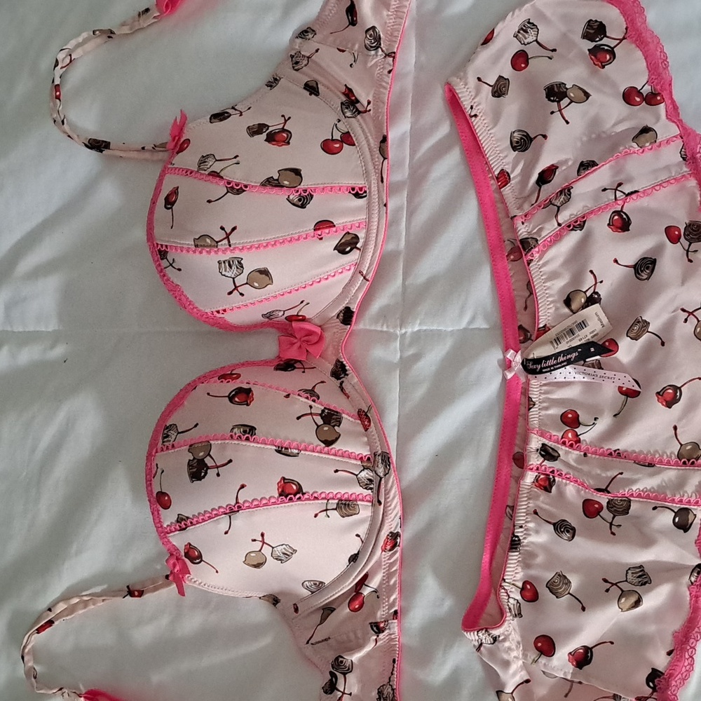 Victoria Secret Bra and Panty Set